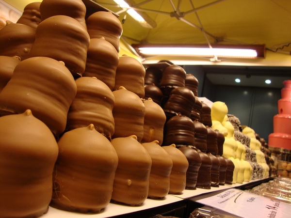 Шоколадный салон в Париже